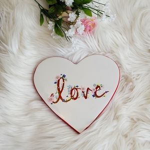 ❤️ Love Heart trivet Nwt (2 are available) Final Reduction Get It Before It's Go